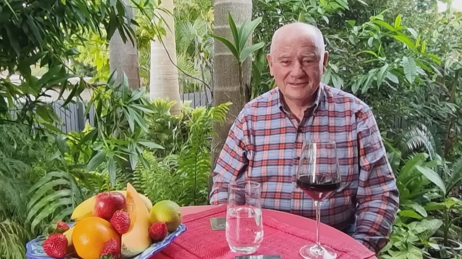 Load video: RAY RICHARDSON FROM BRISBANE AUSTRALIA - METALISSE INVENTOR: The most popular question you get asked about the MetaLisse card